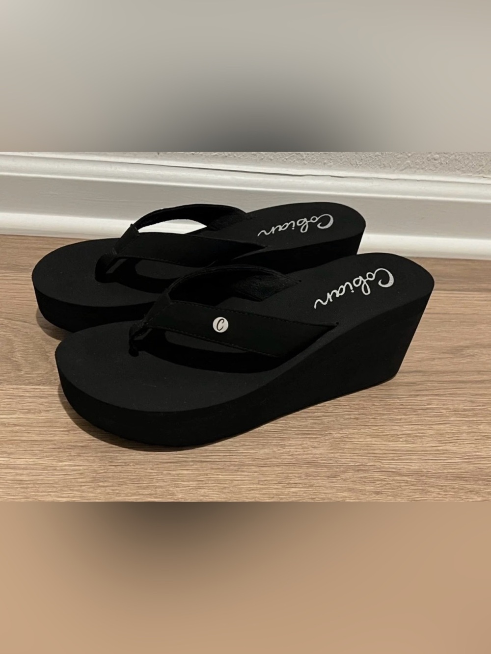 Womens 10 COBIAN Black Lanai Wedge Cushion Comfort Flip Flops Shoes NWOT New